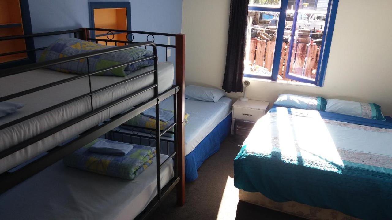 Annies Nirvana Lodge Backpackers Takaka Exterior foto